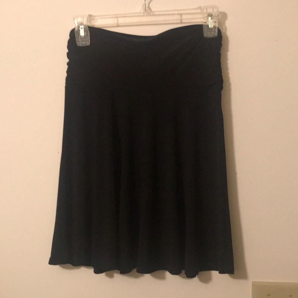 Stretchy ruched waist black skirt